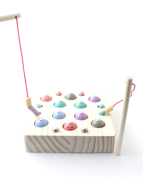 Magnetic Wooden Pretend Fishing Toy. 